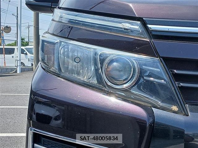 Toyota VOXY 2014-02 6999110-11