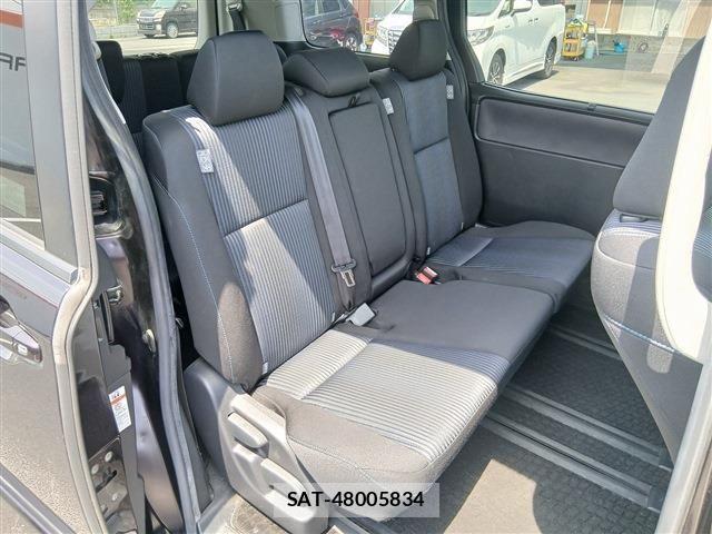 Toyota VOXY 2014-02 6999110-15