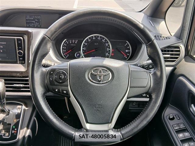 Toyota VOXY 2014-02 6999110-18
