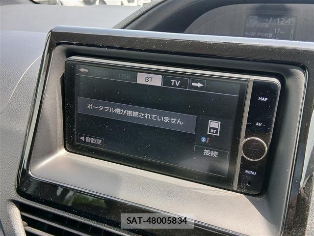 Toyota VOXY 2014-02 6999110-3