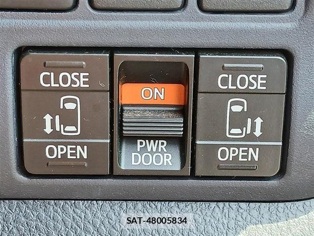 Toyota VOXY 2014-02 6999110-5
