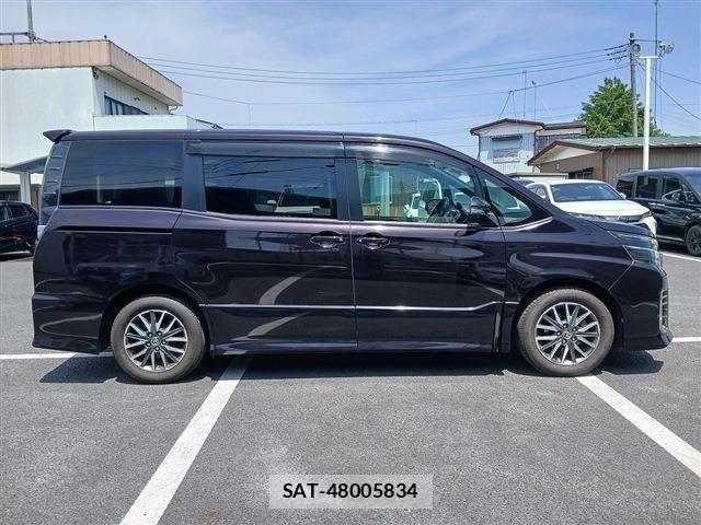 Toyota VOXY 2014-02 6999110-8