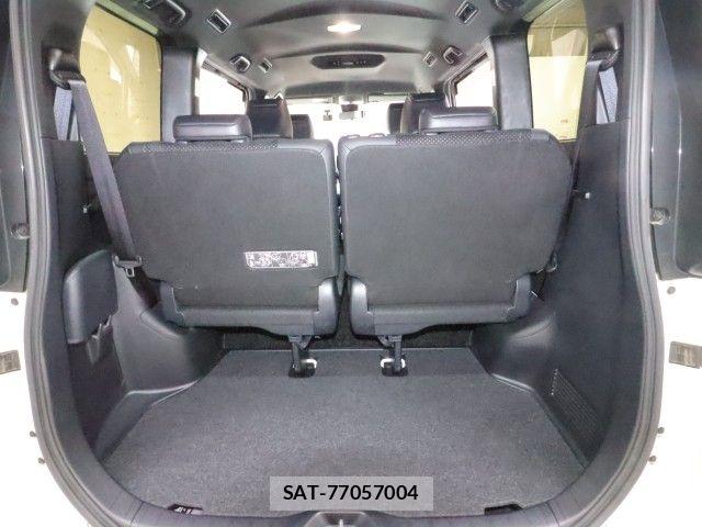 Toyota VOXY 2021-06 6999080-11