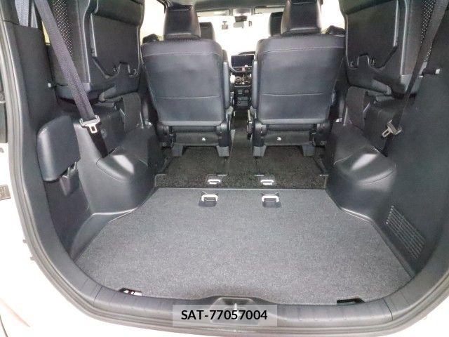 Toyota VOXY 2021-06 6999080-12