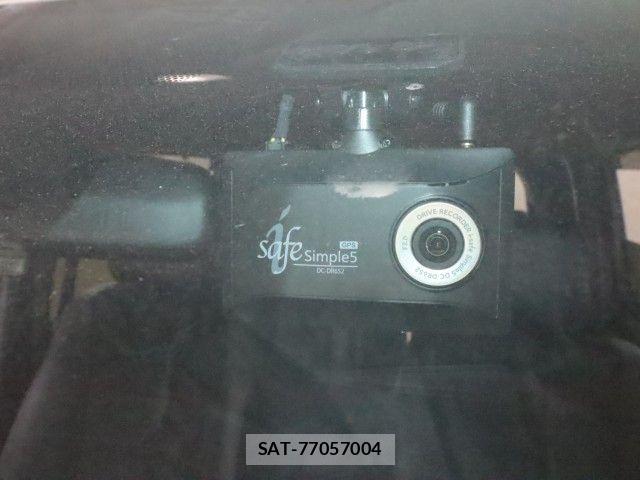 Toyota VOXY 2021-06 6999080-17