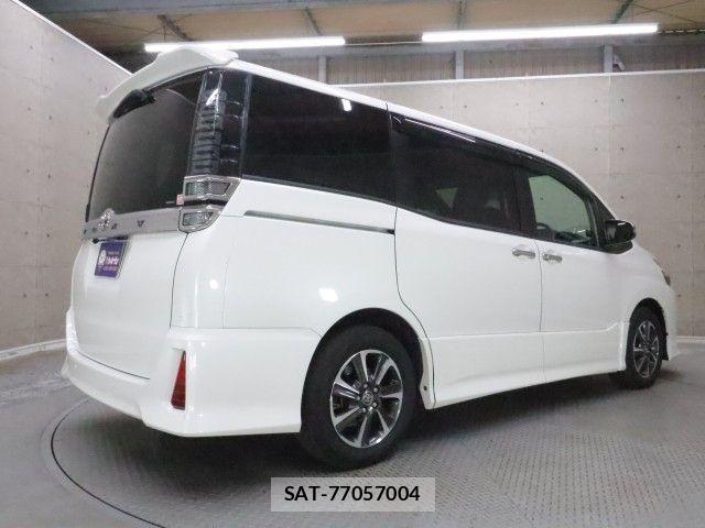 Toyota VOXY 2021-06 6999080-1