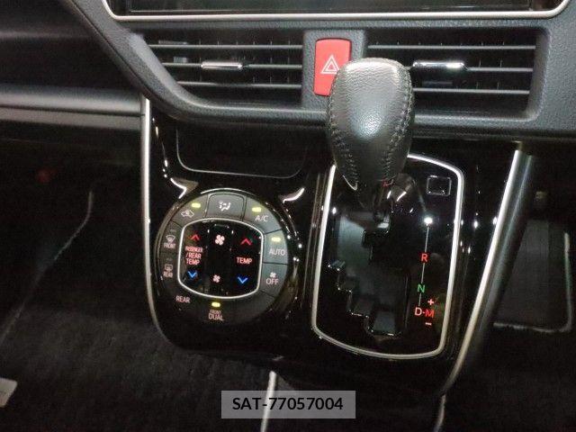 Toyota VOXY 2021-06 6999080-23