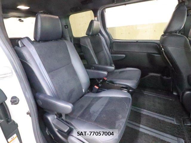 Toyota VOXY 2021-06 6999080-4