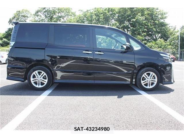 Toyota VOXY 2019-10 6999099-9