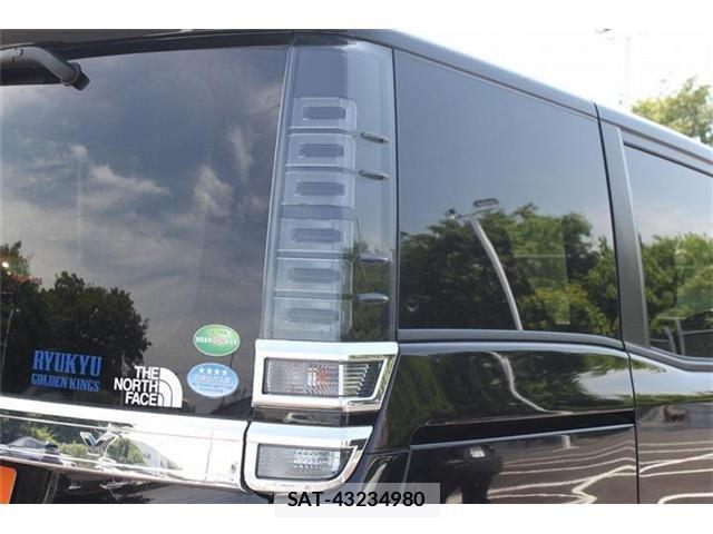Toyota VOXY 2019-10 6999099-11