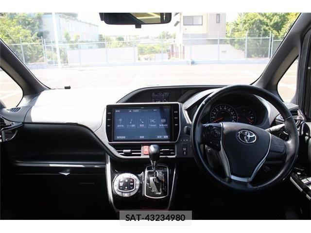 Toyota VOXY 2019-10 6999099-16