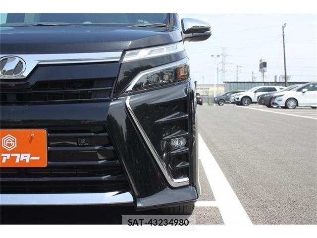 Toyota VOXY 2019-10 6999099-22