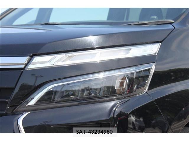 Toyota VOXY 2019-10 6999099-23