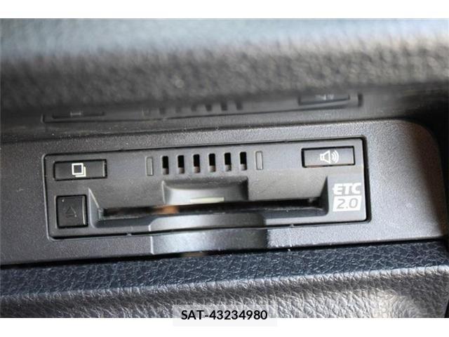 Toyota VOXY 2019-10 6999099-2