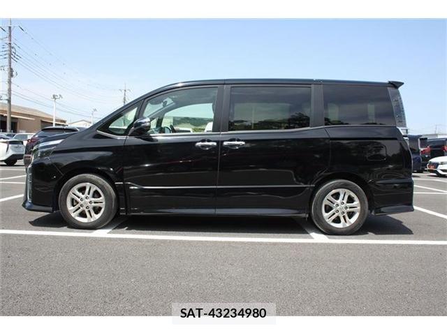 Toyota VOXY 2019-10 6999099-7
