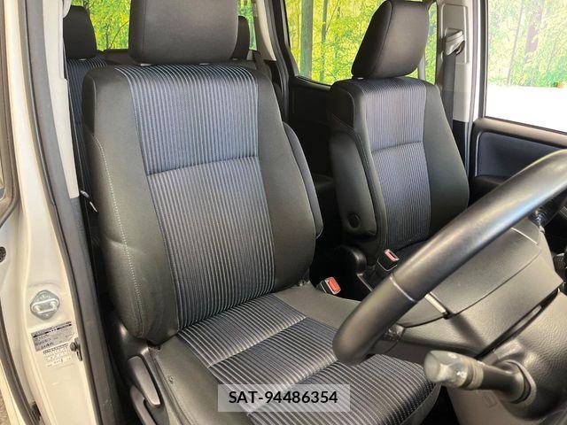 Toyota VOXY 2015-10 6999101-9