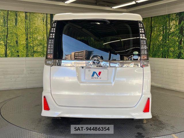 Toyota VOXY 2015-10 6999101-17