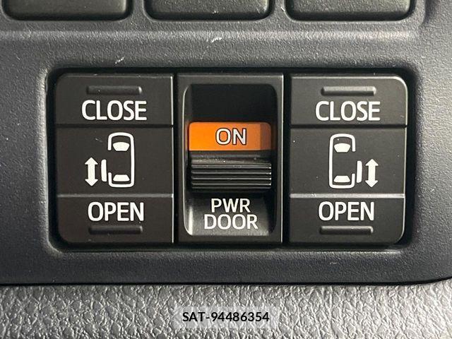 Toyota VOXY 2015-10 6999101-2