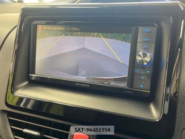 Toyota VOXY 2015-10 6999101-4
