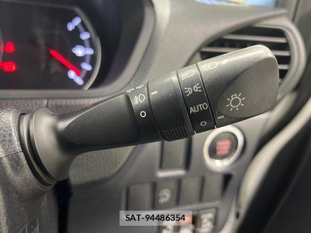 Toyota VOXY 2015-10 6999101-7