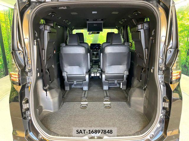 Toyota VOXY 2023-06 6999061-10