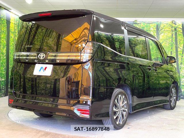 Toyota VOXY 2023-06 6999061-17