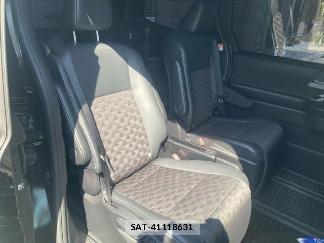 Toyota VOXY 2022-09 6999068-10