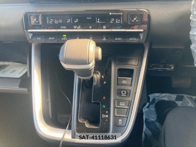 Toyota VOXY 2022-09 6999068-19