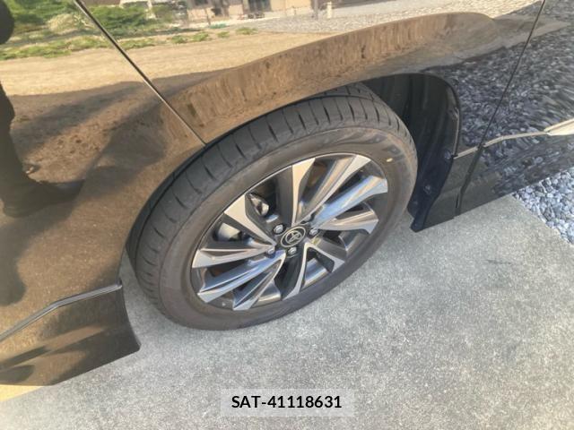 Toyota VOXY 2022-09 6999068-2