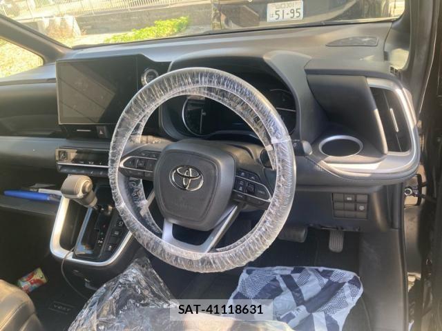 Toyota VOXY 2022-09 6999068-7