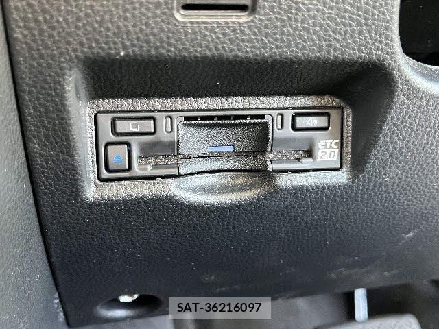Toyota VOXY 2025-05 6999058-15