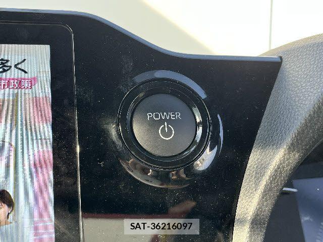 Toyota VOXY 2025-05 6999058-17