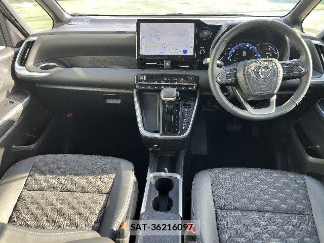 Toyota VOXY 2025-05 6999058-1