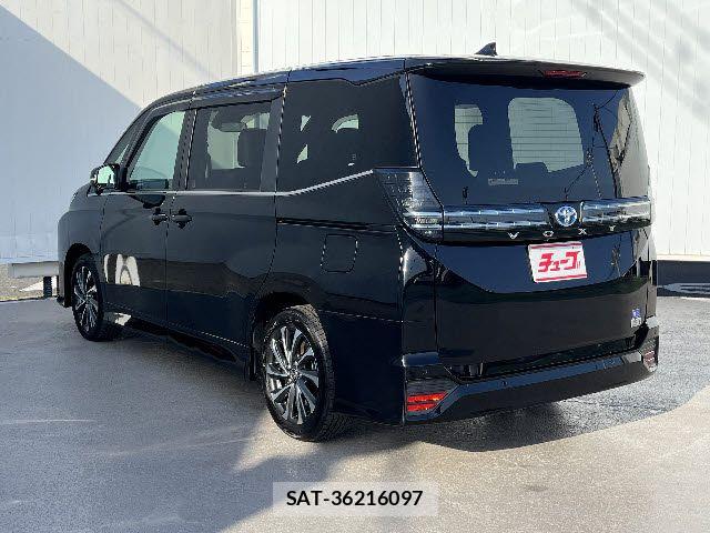 Toyota VOXY 2025-05 6999058-8
