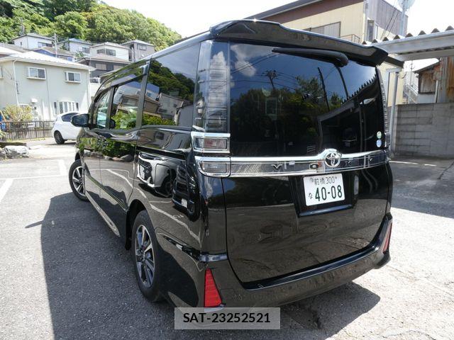 Toyota VOXY 2017-09 6999096-1