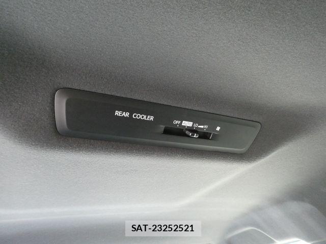 Toyota VOXY 2017-09 6999096-19