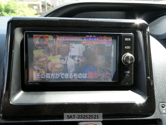 Toyota VOXY 2017-09 6999096-21