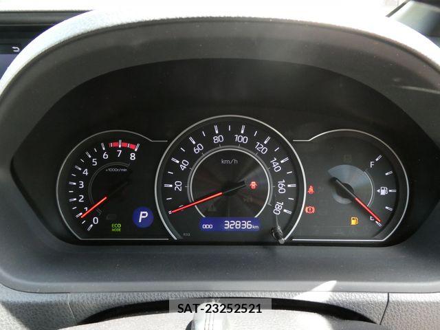 Toyota VOXY 2017-09 6999096-26