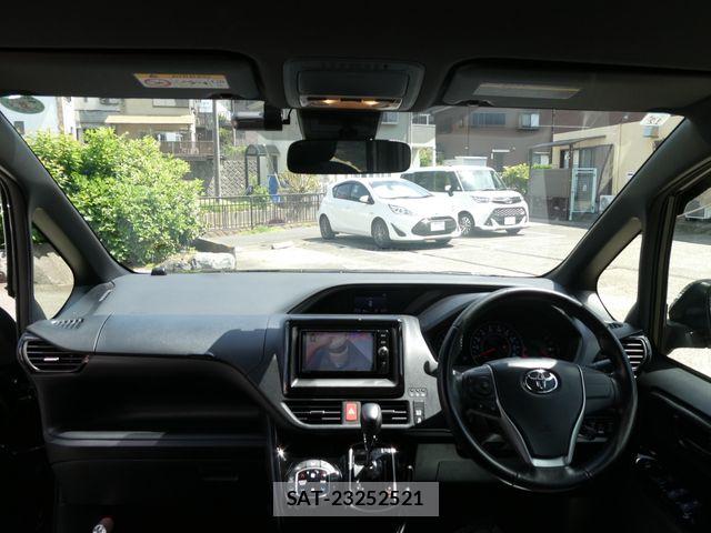 Toyota VOXY 2017-09 6999096-2