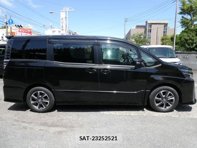Toyota VOXY 2017-09 6999096-3