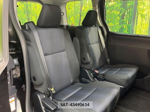Toyota VOXY 2015-12 6999093-9