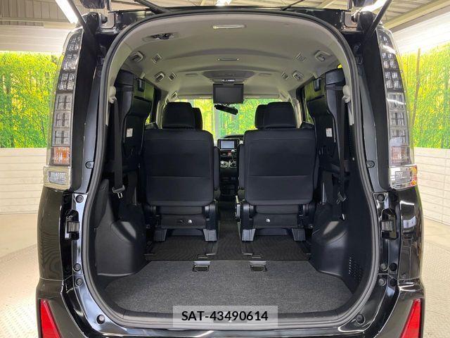 Toyota VOXY 2015-12 6999093-11