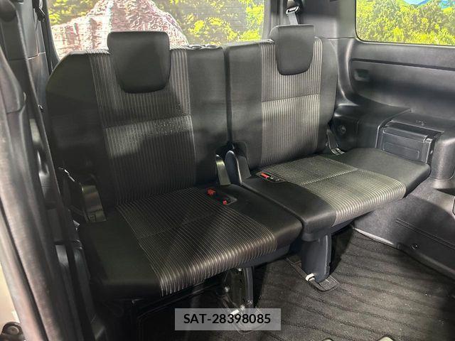 Toyota VOXY 2019-08 6999082-9