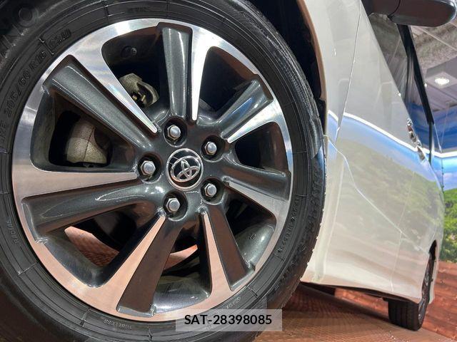 Toyota VOXY 2019-08 6999082-13