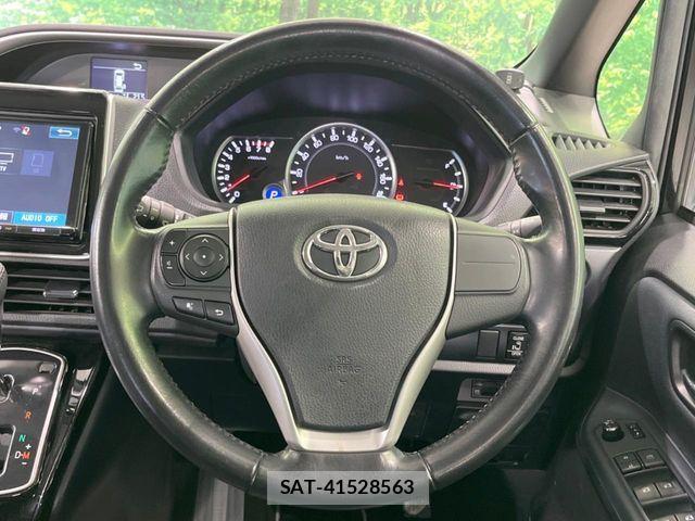 Toyota VOXY 2017-05 6999094-11