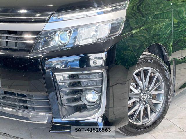 Toyota VOXY 2017-05 6999094-12