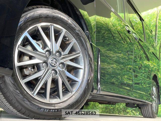 Toyota VOXY 2017-05 6999094-13