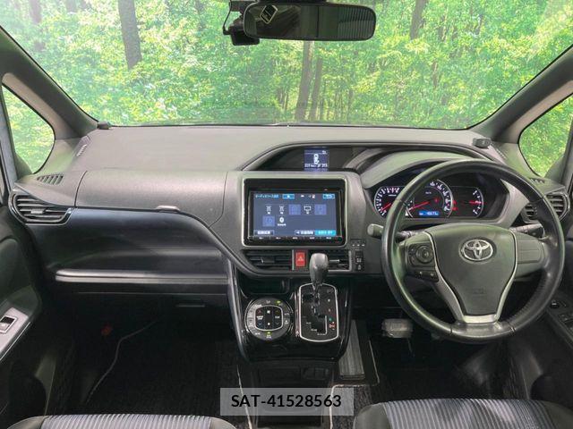 Toyota VOXY 2017-05 6999094-1