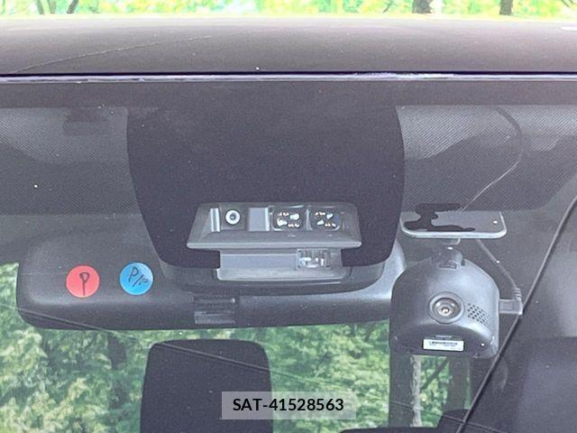 Toyota VOXY 2017-05 6999094-4
