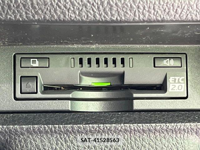 Toyota VOXY 2017-05 6999094-6